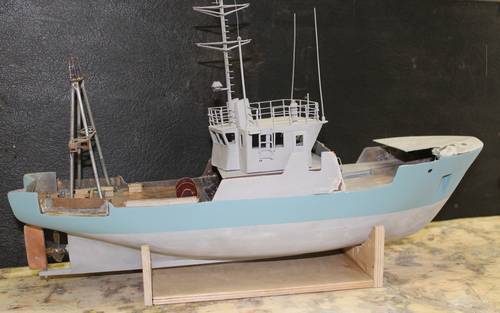 Модель рыболовецкого судна