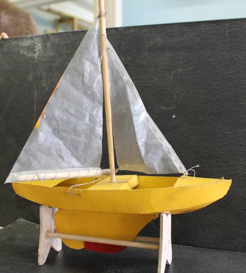 Вторая обязательная модель - яхта